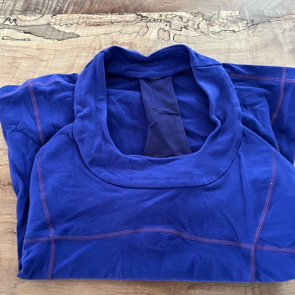 Lululemon blue tank, size 6 - Picture 4 of 4